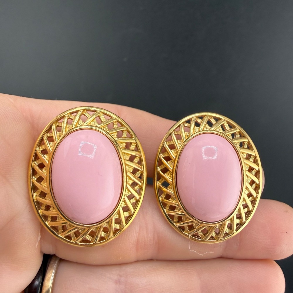 Vintage Trifari Clip On Earrings Pink Gold Tone Acrylic Cabochon Huggie
